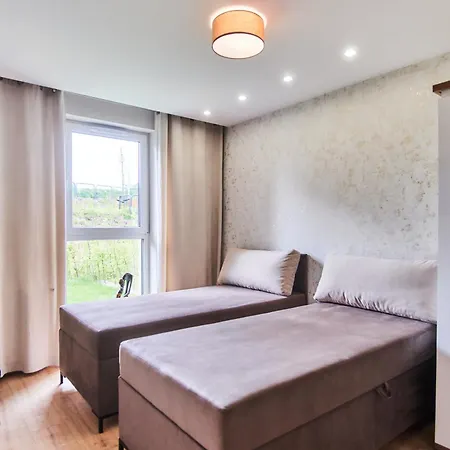 Cozy With Garden - Free Private Parking *