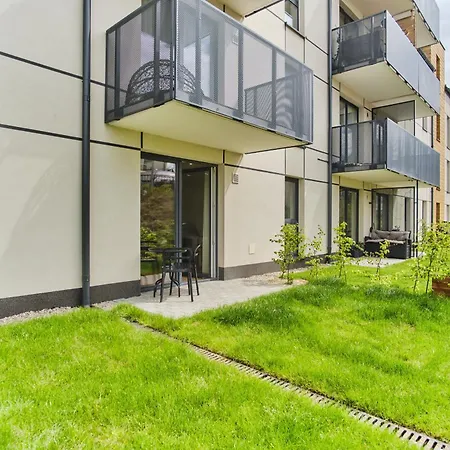 아파트 Cozy With Garden - Free Private Parking *