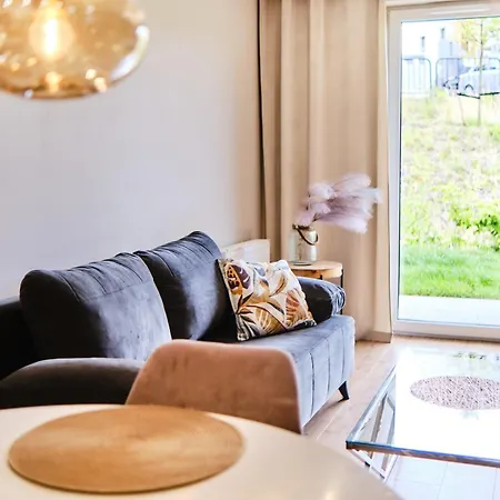 Апартаменты Cozy With Garden - Free Private Parking Гданьск