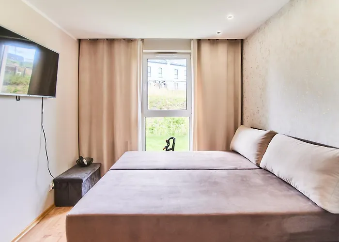 Cozy With Garden - Free Private Parking *