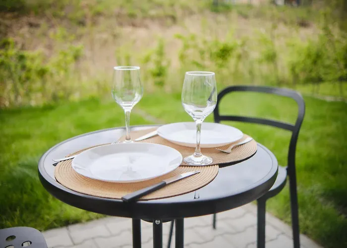 Cozy With Garden - Free Private Parking