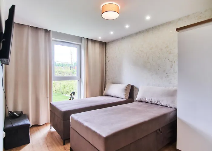 Cozy With Garden - Free Private Parking *