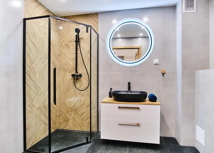 Cozy With Garden - Free Private Parking