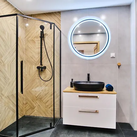 Cozy With Garden - Free Private Parking